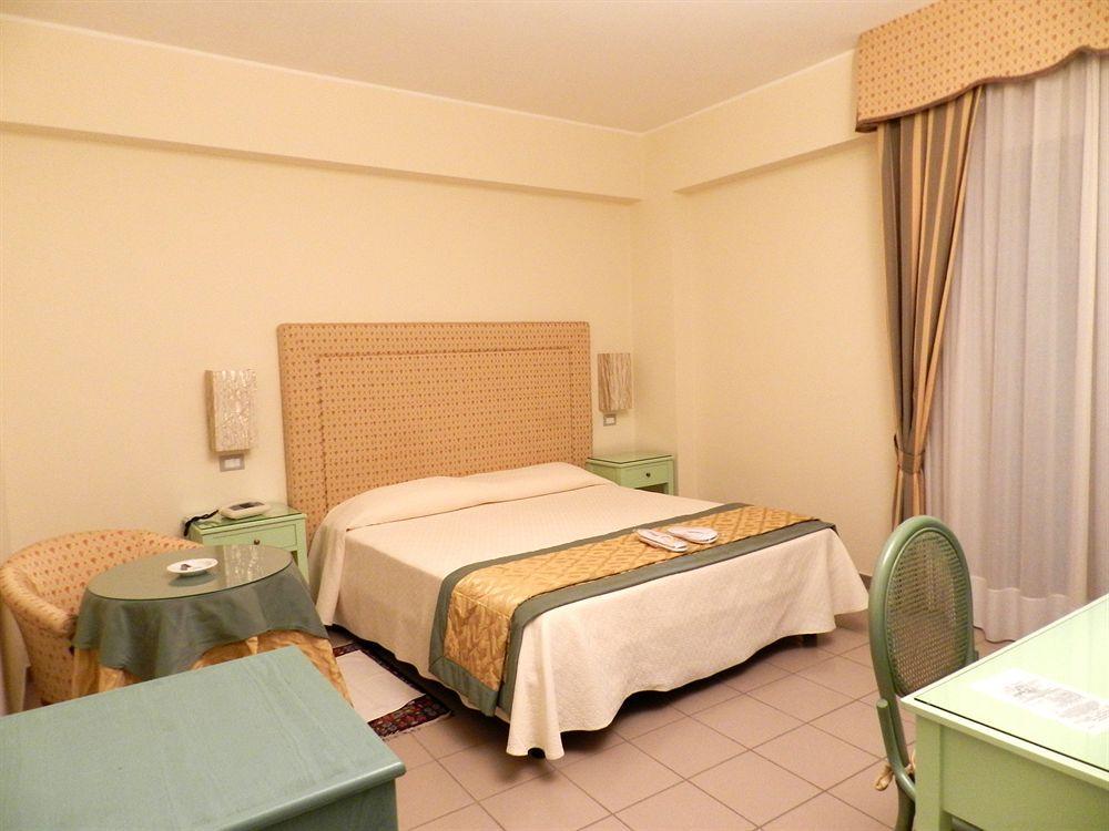 Hotel Il Mulino Capo dʼOrlando Eksteriør bilde