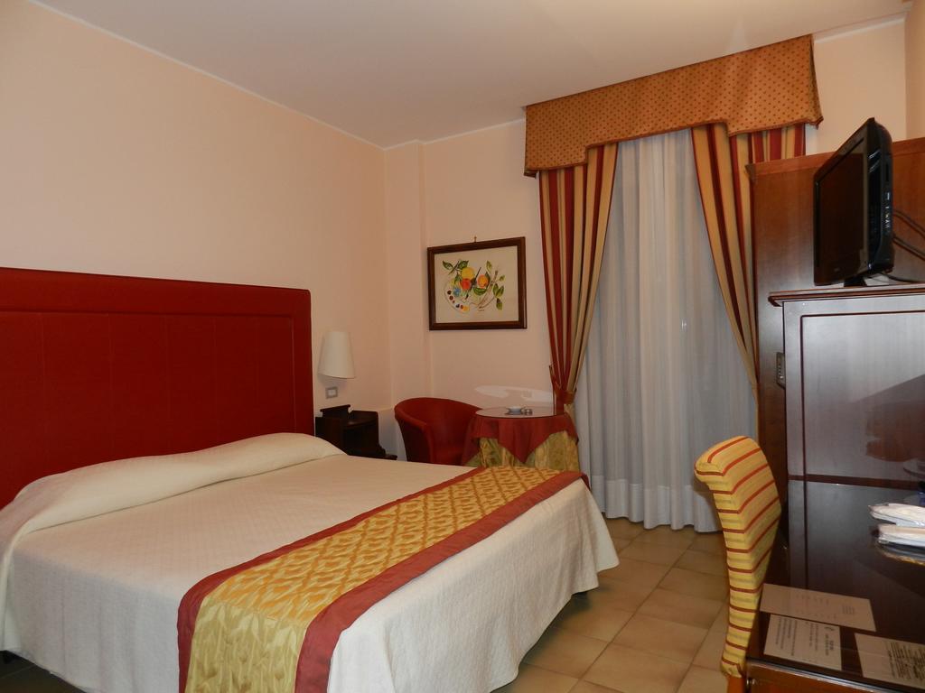 Hotel Il Mulino Capo dʼOrlando Eksteriør bilde